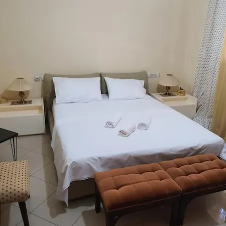 Lovely 2 Bedroom Flat W/ Balcony & Private Parking * Gjirokastër